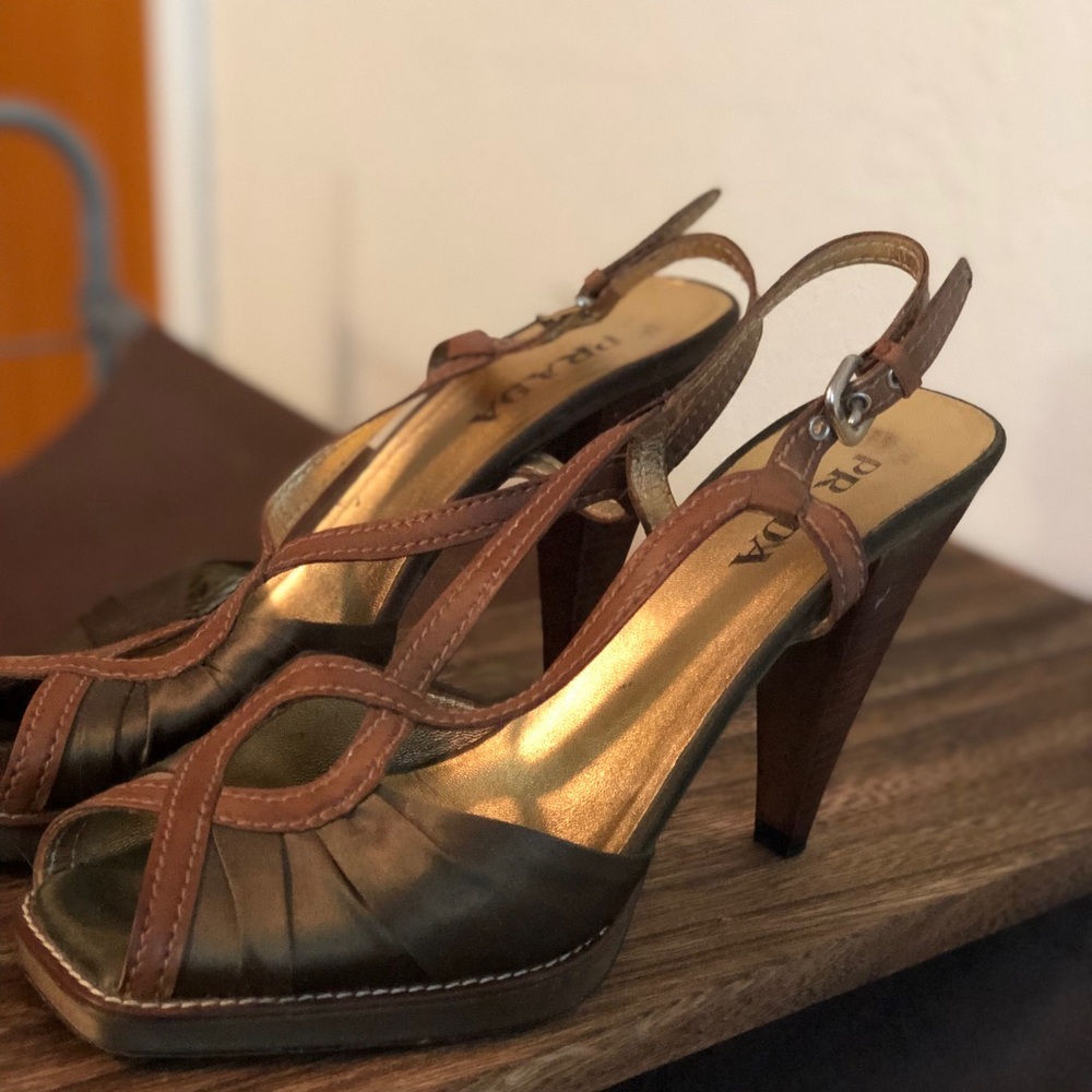 Prada heels - Picture 4 of 6